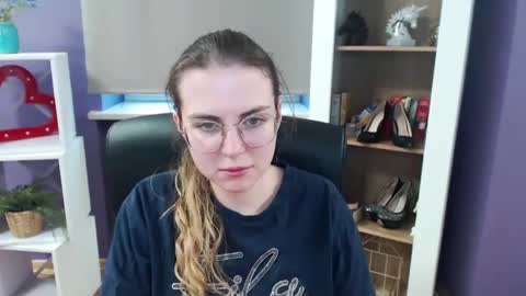 Z O E Y online show from 26, 2, 2025