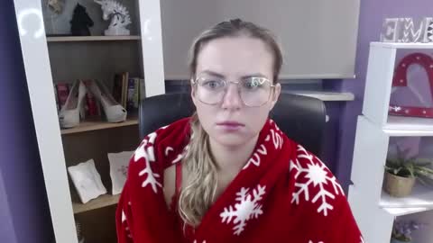 Z O E Y online show from 17, 9, 2025