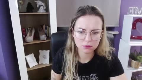 Z O E Y online show from 1, 10, 2025