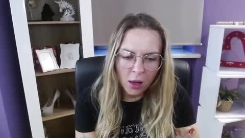 Z O E Y online show from 3, 10, 2025