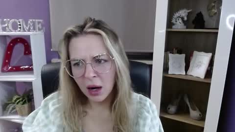 Z O E Y online show from 27, 11, 2025