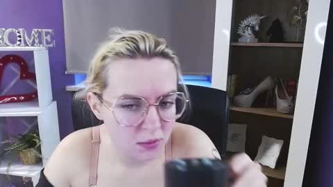 Z O E Y online show from 5, 3, 2026