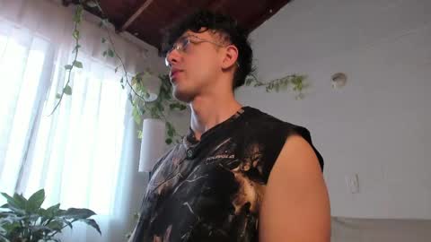 Blake Levi  Independent Model online show from 30, 4, 2026