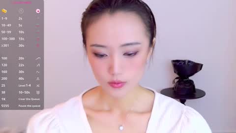 YoYo online show from 4, 12, 2025