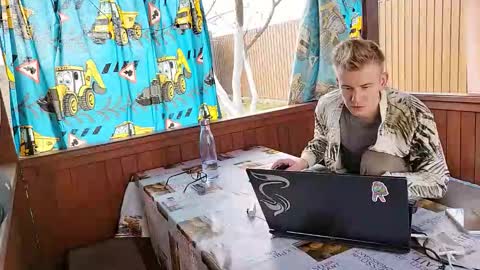 Snapshot of blond_boy69 chatting on 27, 3, 2026 blond_boy69 online show from 27, 3, 2026