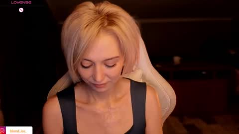 blond_ice_ann online show from 25, 4, 2026