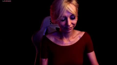 blond_ice_ann online show from 28, 7, 2026
