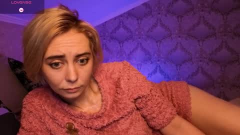 Snapshot of blond_icee chatting on 7, 4, 2026 Ann and Lion online show from 7, 4, 2026