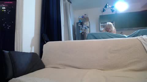 Karina online show from 6, 1, 2025