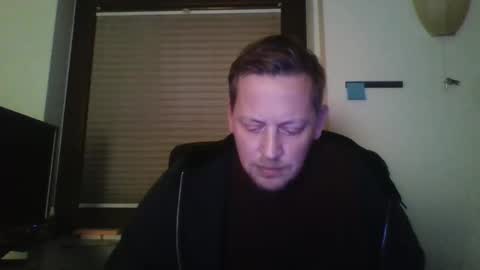 Snapshot of blonde32m chatting on 5, 12, 2024 blonde32m online show from 5, 12, 2024