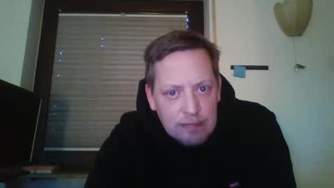 Snapshot of blonde32m chatting on 3, 1, 2025 blonde32m online show from 3, 1, 2025