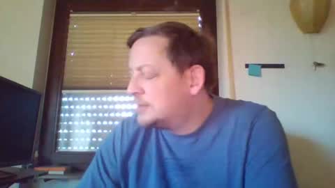 Snapshot of blonde32m chatting on 23, 2, 2025 blonde32m online show from 23, 2, 2025