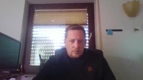 Snapshot of blonde32m chatting on 29, 9, 2025 blonde32m online show from 29, 9, 2025