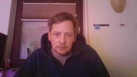 Snapshot of blonde32m chatting on 19, 10, 2025 blonde32m online show from 19, 10, 2025