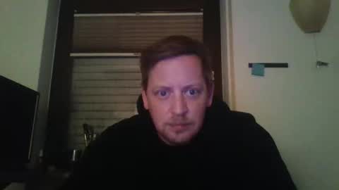 Snapshot of blonde32m chatting on 2, 11, 2025 blonde32m online show from 2, 11, 2025