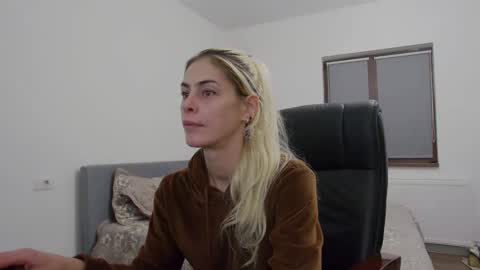 blonde4pasion online show from 6, 12, 2024