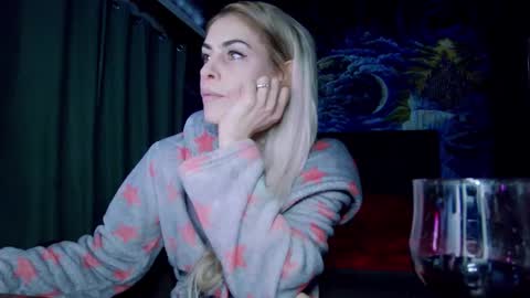 blonde4pasion online show from 25, 1, 2025