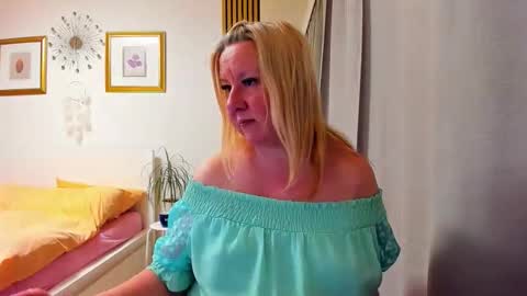 Nicole online show from 17, 2, 2026