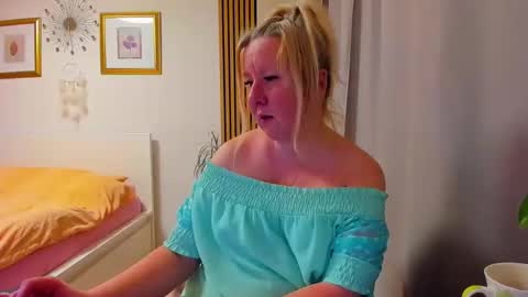 Nicole online show from 20, 2, 2026