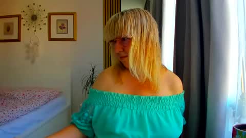 Nicole online show from 22, 6, 2026