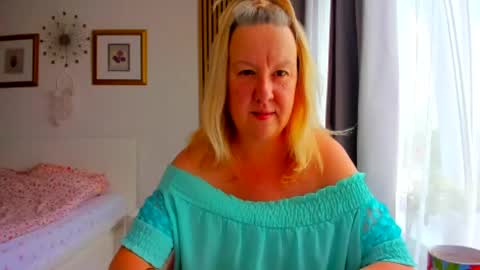 Nicole online show from 5, 7, 2026