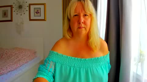 Nicole online show from 7, 7, 2026