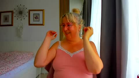 Nicole online show from 8, 7, 2026
