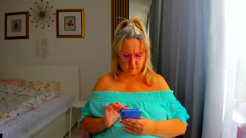 Nicole online show from 27, 7, 2026