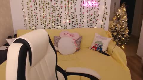 Snapshot of blondenatasha chatting on 12, 12, 2024 Natasha online show from 12, 12, 2024