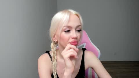 Elisa online show from 4, 12, 2024