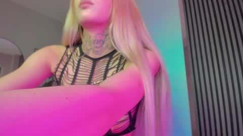 Snapshot of blondie_muller chatting on 17, 2, 2025 blondie_muller online show from 17, 2, 2025