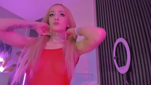Snapshot of blondie_muller chatting on 6, 3, 2025 blondie_muller online show from 6, 3, 2025
