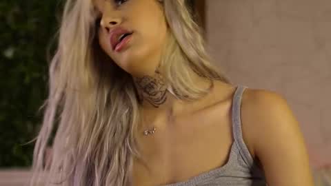 Snapshot of blondie_muller chatting on 12, 9, 2025 blondie_muller online show from 12, 9, 2025
