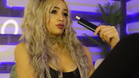 Snapshot of blondie_muller chatting on 23, 9, 2025 blondie_muller online show from 23, 9, 2025
