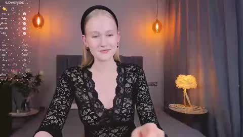 Mia online show from 11, 3, 2025