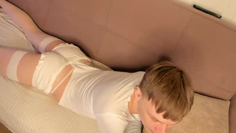 Snapshot of blondvibe chatting on 17, 4, 2026 Alik online show from 17, 4, 2026