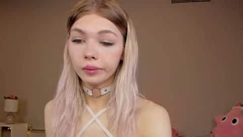 blondy_fina online show from 5, 4, 2026