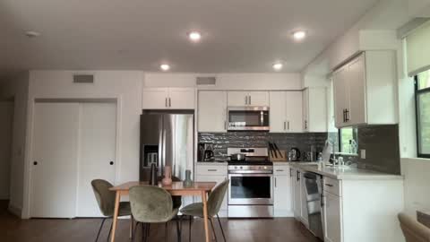 Snapshot of bloomyogi chatting on 14, 10, 2025 Emma Bloom online show from 14, 10, 2025