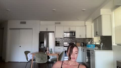 Snapshot of bloomyogi chatting on 24, 10, 2025 Emma Bloom online show from 24, 10, 2025