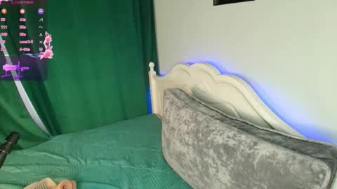 Welcome guysMy name KatePVT its Open online show from 30, 9, 2025