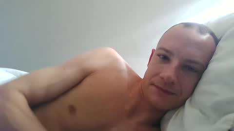 blue_eyes_888 online show from 5, 1, 2025