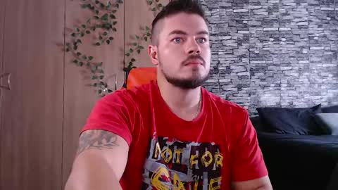 blueeyeboy0 online show from 28, 4, 2026