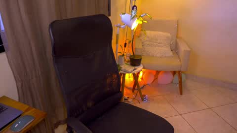 FLORAA online show from 7, 5, 2026