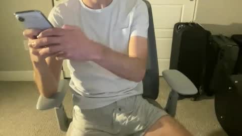 Snapshot of blueme124926 chatting on 4, 4, 2026 blueme124926 online show from 4, 4, 2026