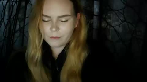 blushing_star online show from 19, 11, 2025