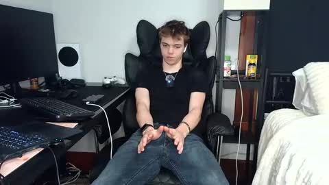 Snapshot of bobby72738 chatting on 9, 9, 2025 bobby72738 online show from 9, 9, 2025