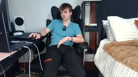 Snapshot of bobby72738 chatting on 11, 9, 2025 bobby72738 online show from 11, 9, 2025