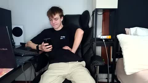 Snapshot of bobby72738 chatting on 30, 9, 2025 bobby72738 online show from 30, 9, 2025