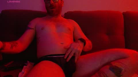 Snapshot of bobbyenglish69 chatting on 2, 11, 2025 Bobby English online show from 2, 11, 2025