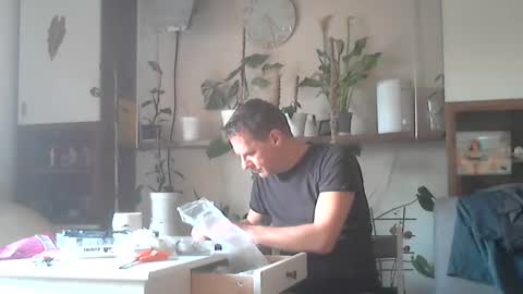 bobbytoyyboy online show from 29, 1, 2025